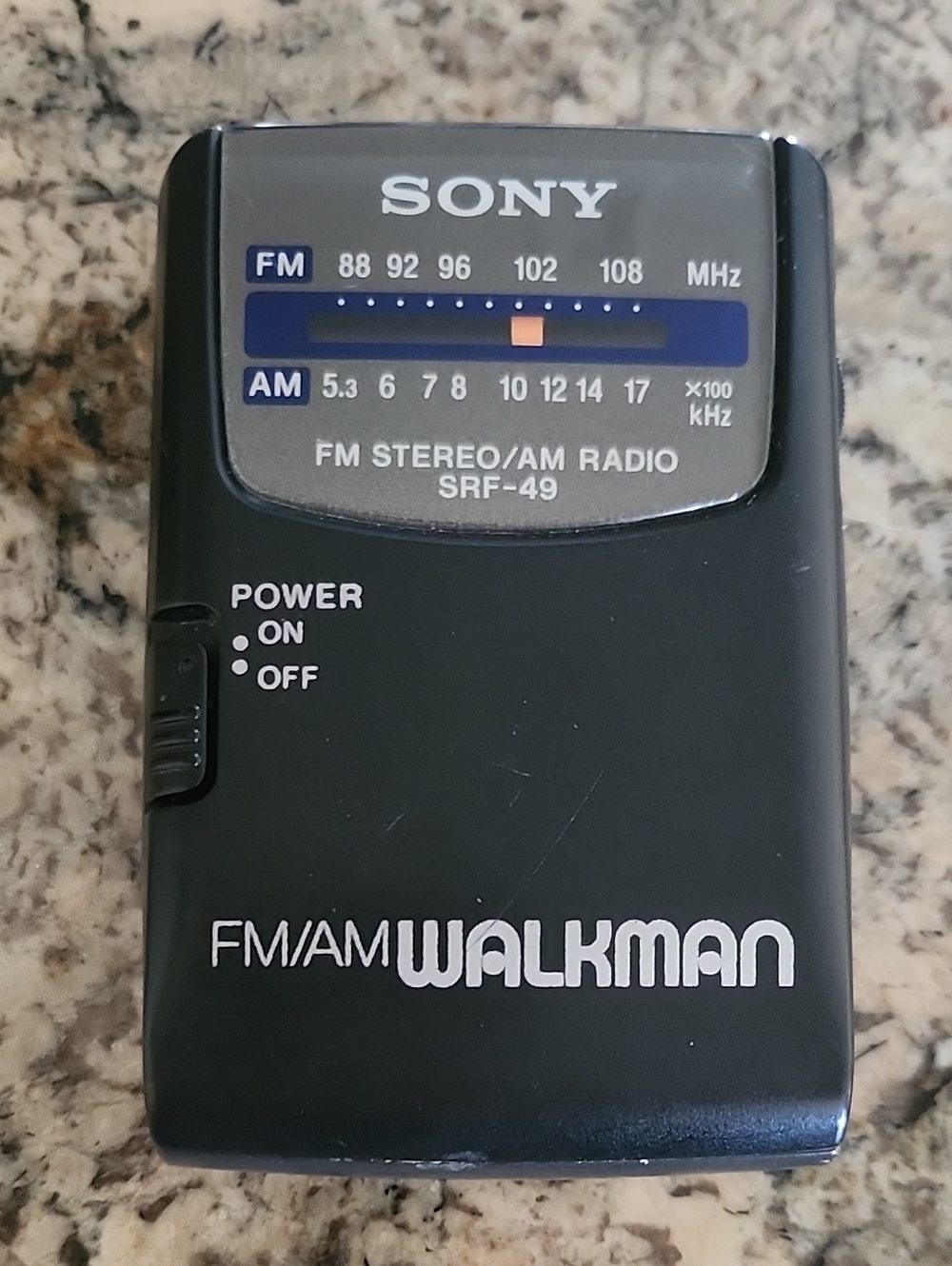 Sony SRF-49 FM/AM Radio Walkman with Belt Clip, Tested WORKING - Vintage